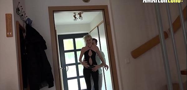  REIFE SWINGER - Bored Guy Call An Escort To Have Rough Sex With Her